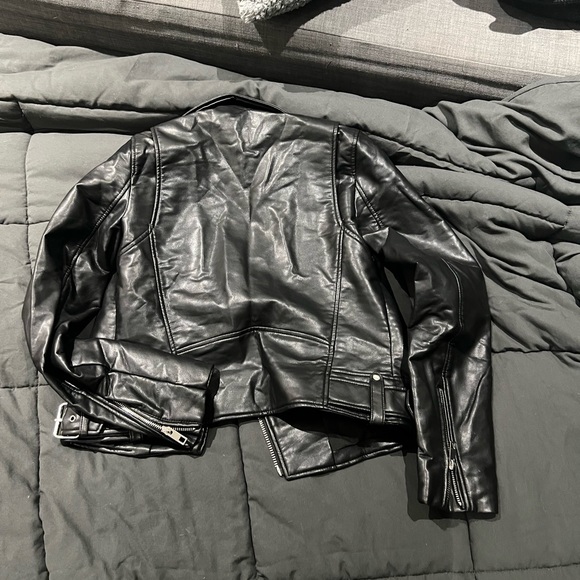 Leather jacket - Picture 3 of 3